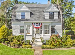 129 Steele Rd, West Hartford, CT 06119