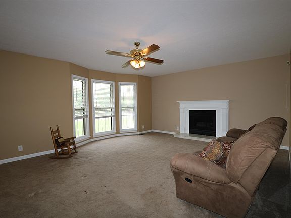 4th image of 570 Highpoint Dr