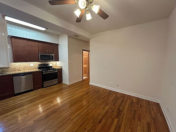 2nd image of 2043 N Sheffield Ave #204-3R