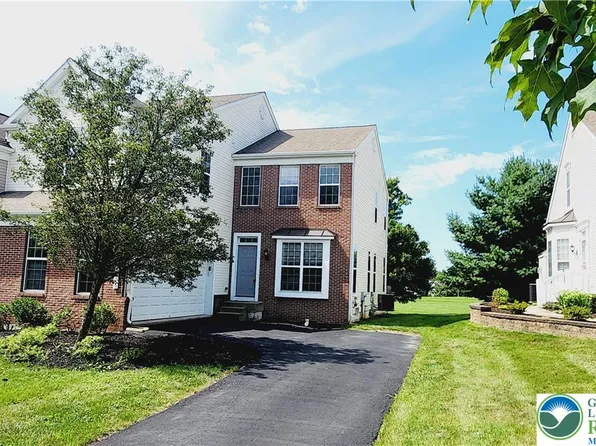 1816 Emerald Dr S, Whitehall Township, PA 18069