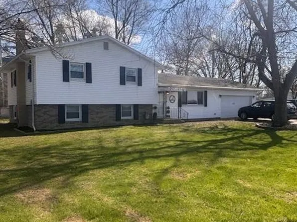 557 E Maple St, Clyde, OH 43410