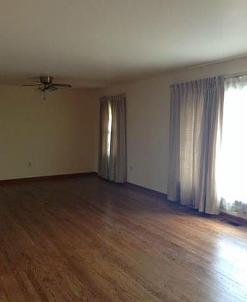 4th image of 4140 N 60th St