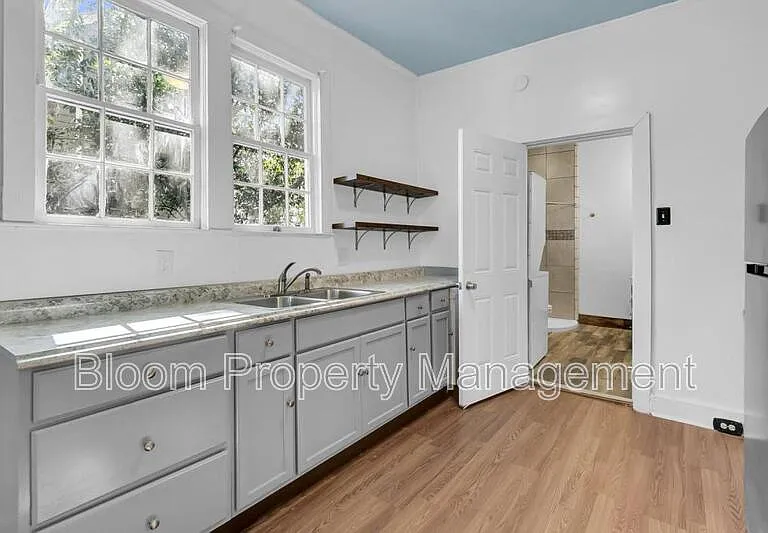 299 Coming St #A — Photo 8
