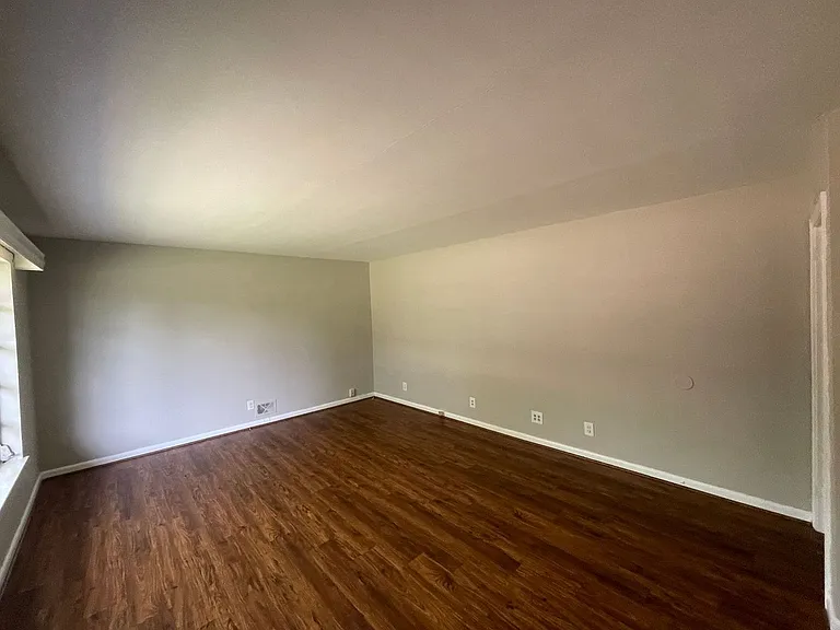 709 Branton Dr — Photo 4