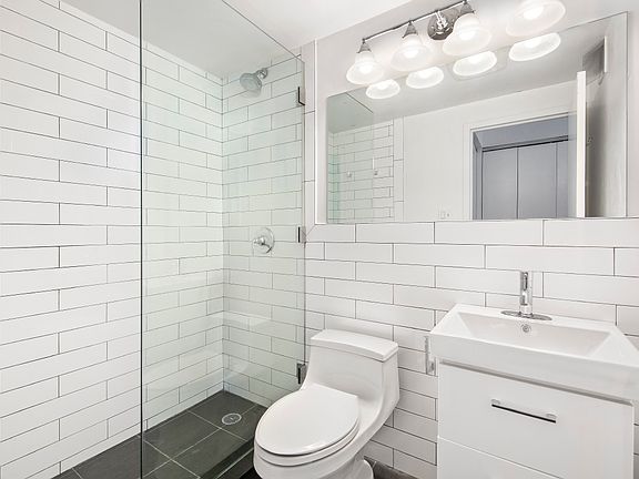 3rd image of 445 W 19th St APT 6E