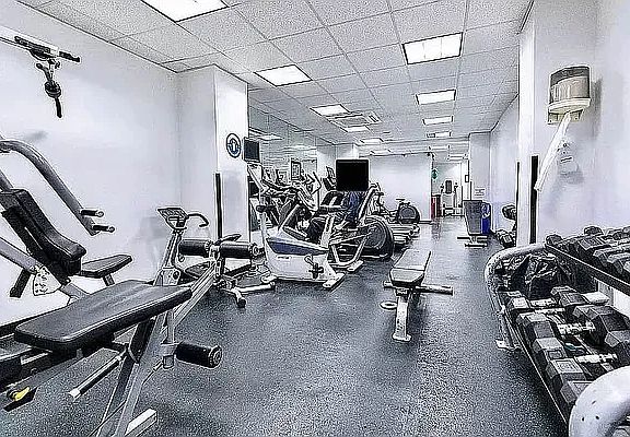 5th image of 150 E 39th St APT 904