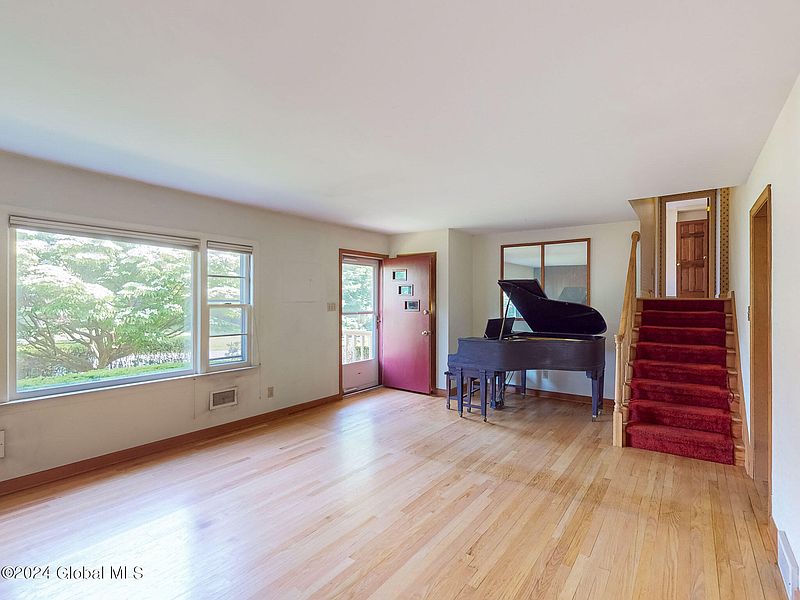 4th image of 12 Marjon Avenue