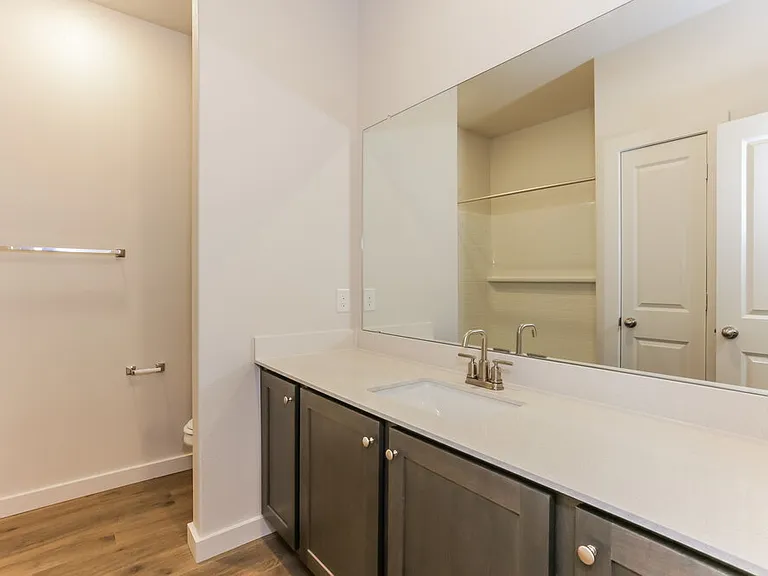 208 Julian Davis Dr — Photo 13