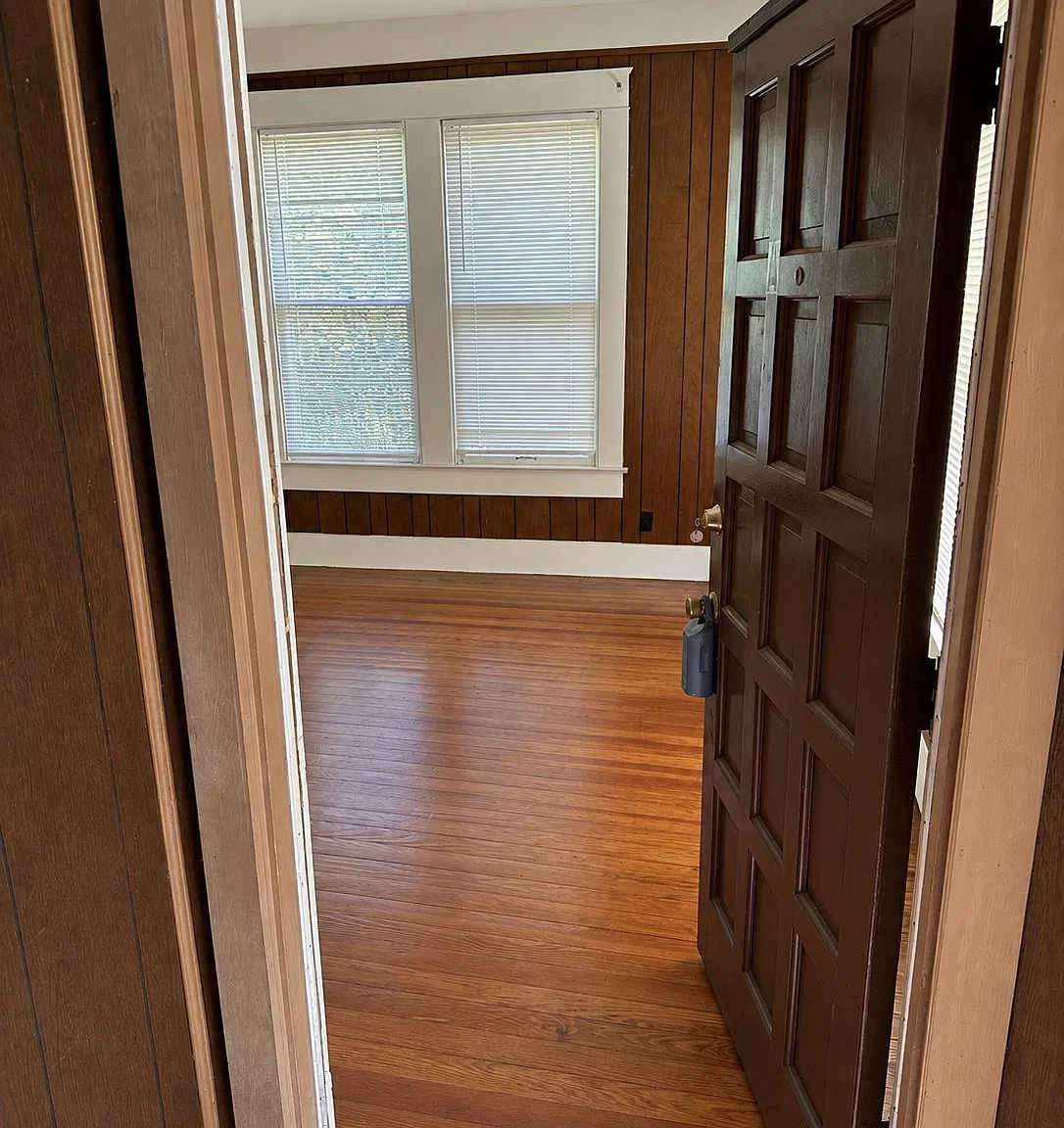 610 W Odell St — Photo 3