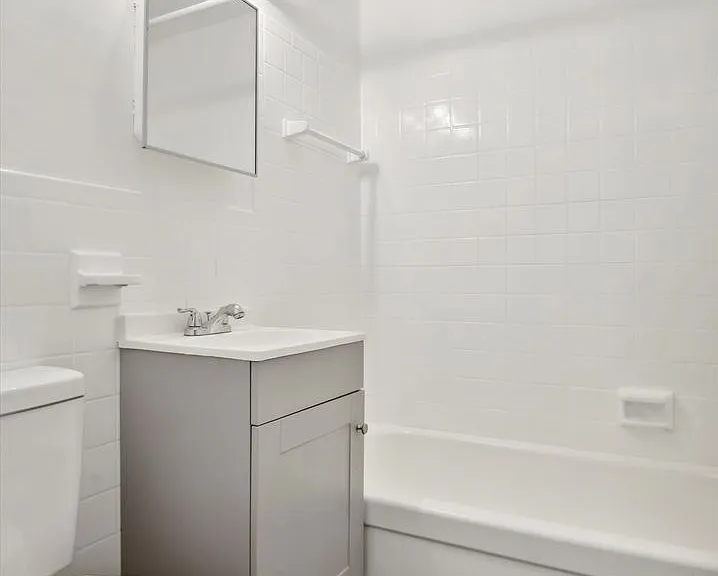 51 Oakland Ave — Photo 10
