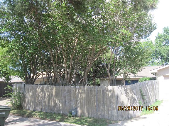 2nd image of 2533 Sam Houston Dr