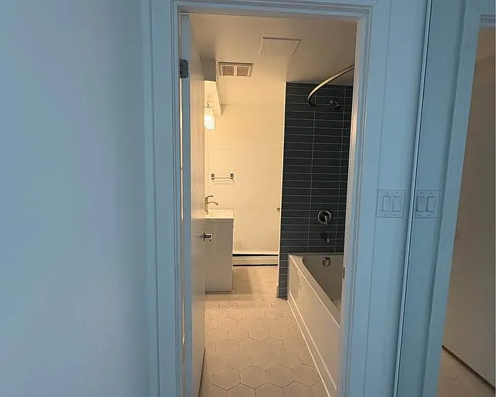 20 Craig St #F — Photo 8