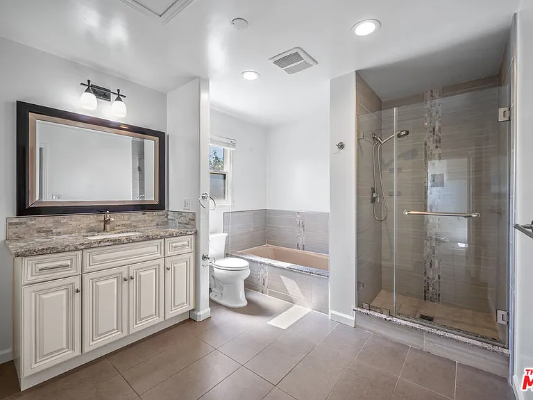 123 S Orange Dr — Photo 12