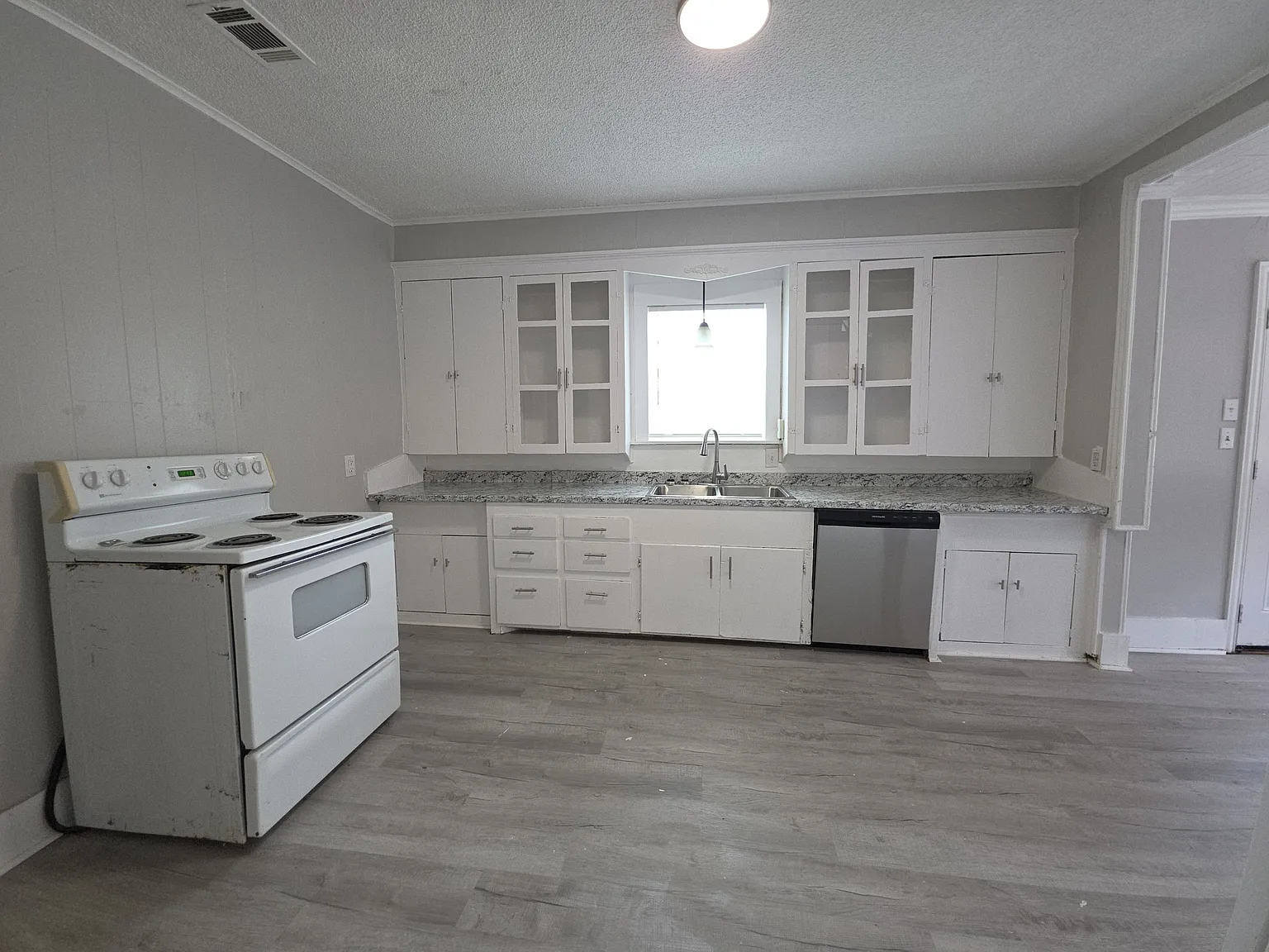 1108 West Center Street - 1 — Photo 2