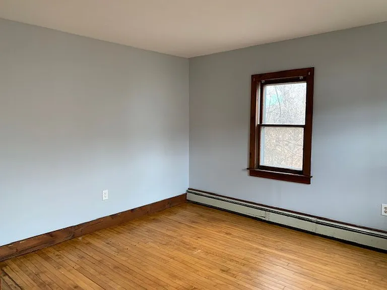 4-10 Central St — Photo 8