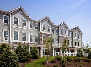 12 Holly Ln, Garfield, NJ 07026