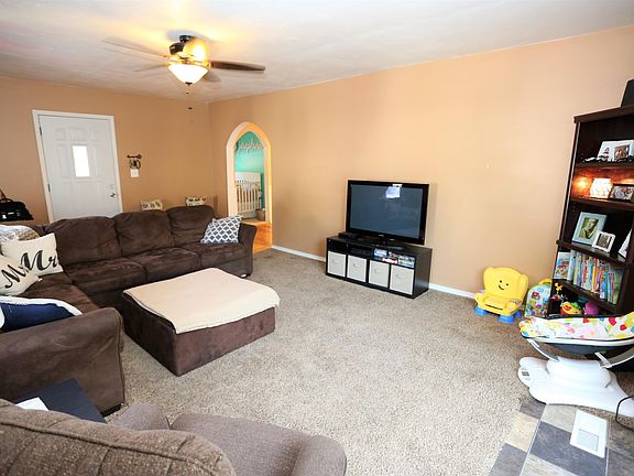 3rd image of 410 N Lakeview Ave