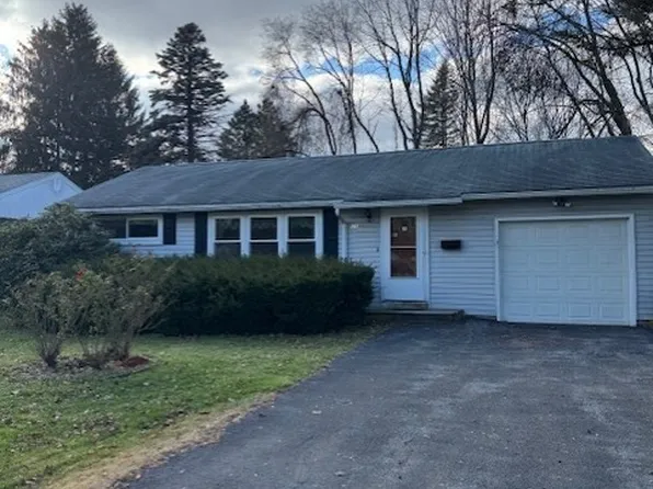 119 Gordon Rd, North Syracuse, NY 13212