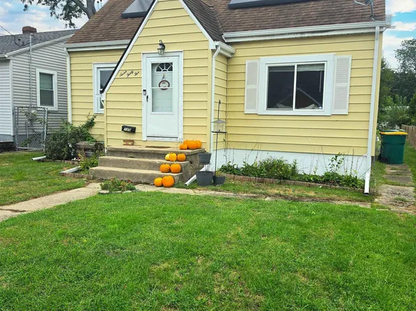 735 N Idaho St, West Peoria, IL 61604