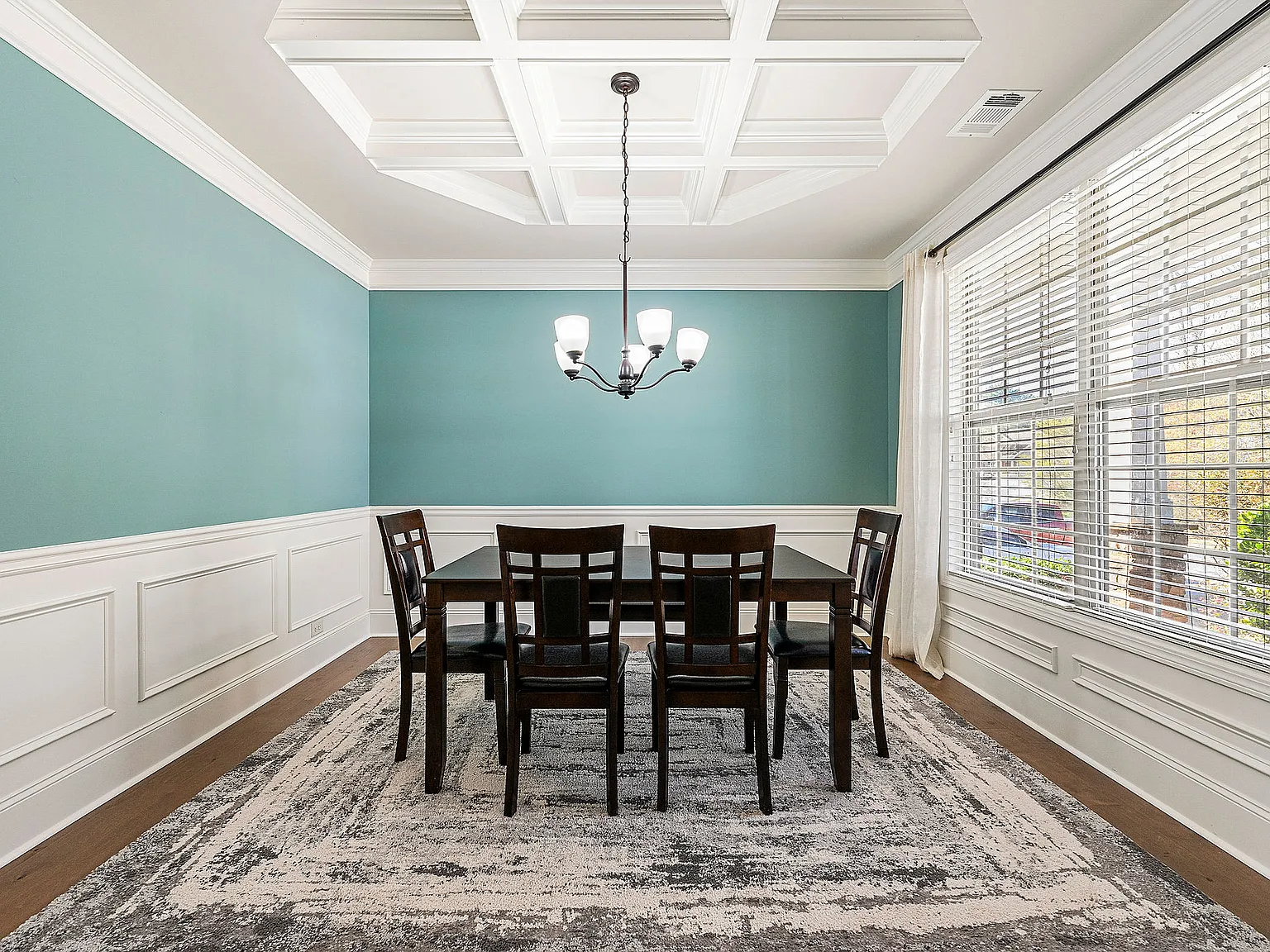 4 bed, 2692 sqft, $2,950 — Photo 3