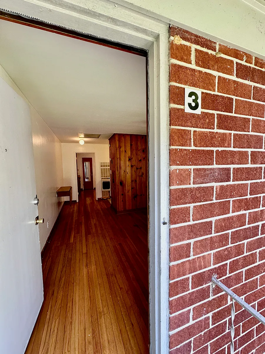 Building Photo - 3 Ross Cir #3