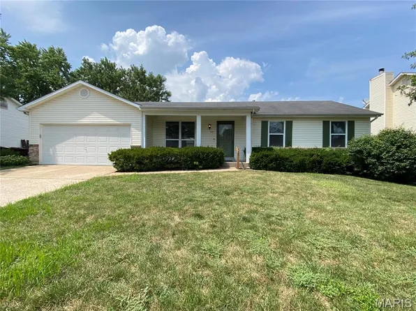 747 Estes Park Dr, Saint Peters, MO 63376