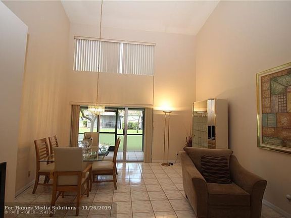 4th image of 7576 Pinewalk Dr S #157