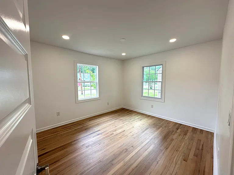 Guest bedroom