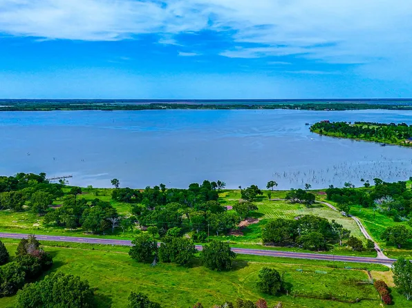 14 Bordeaux Ln, Corsicana, TX 75109