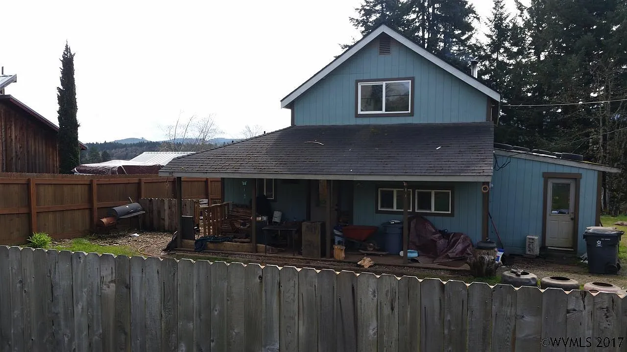 479 Prospect Ave photo 1