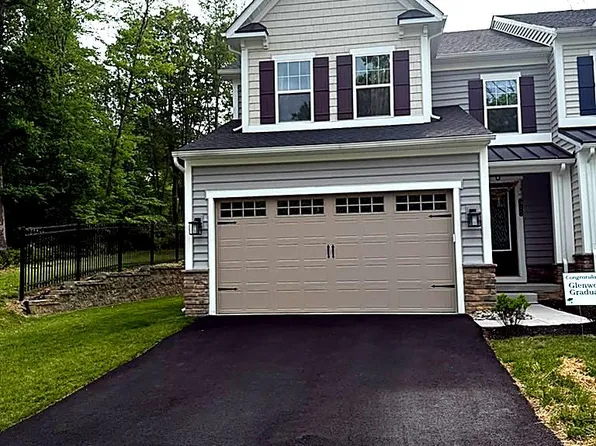 411 W Ponds Edge Dr, Media, PA 19063