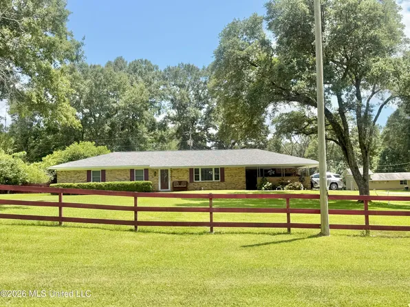1096 Highway 570 W, Summit, MS 39666