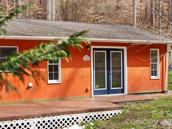 20 McDaris Rd, Weaverville, NC 28787