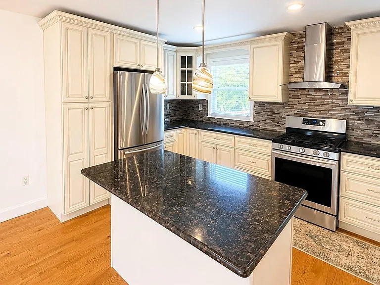 3646 Genesee Dr — Photo 6