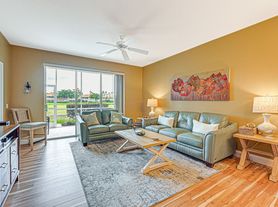 3973 Bishopwood Ct E