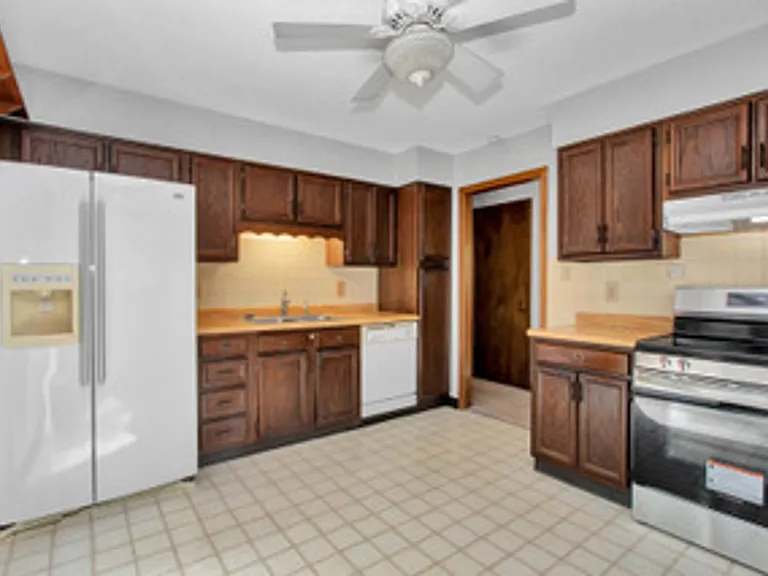 504 Harrow Rd — Photo 8