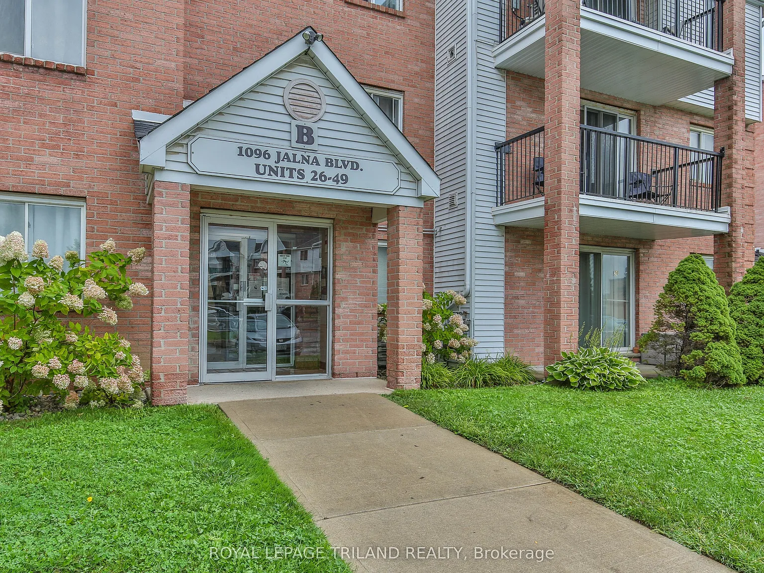 2 bed, $1,800 — Photo 2