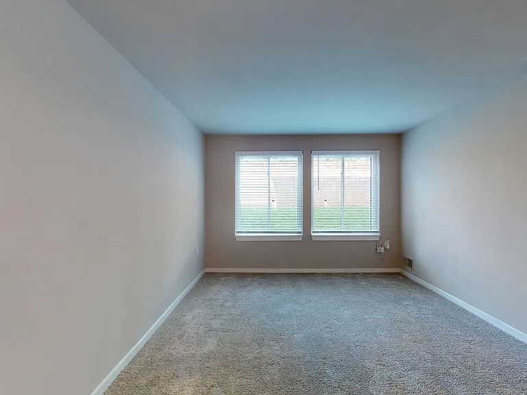 Seneca Place — Photo 53