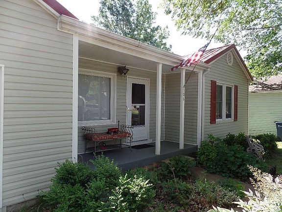 4th image of 306 S Oak Hill St