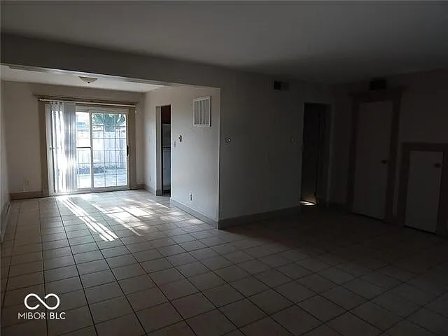 4847 Mount Vernon Dr — Photo 6