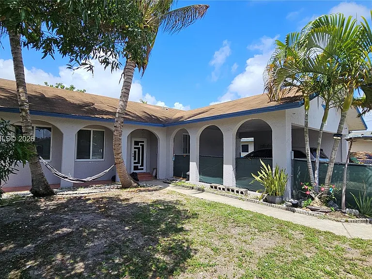 117 NW 11th Ave — Photo 3