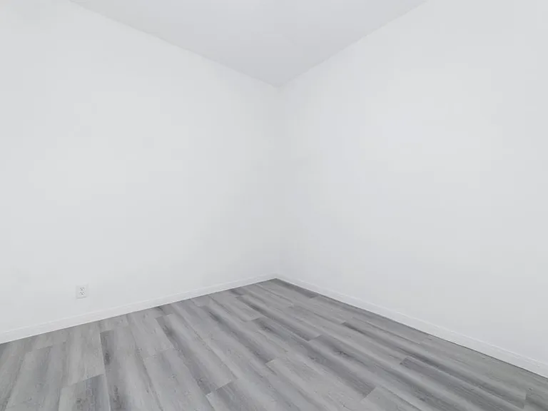 2714 Avenue L — Photo 10