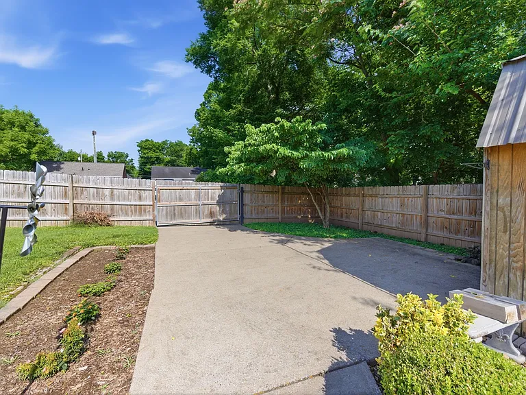 1008 Stainback Ave — Photo 22