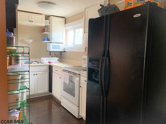 4th image of 399 Pine St