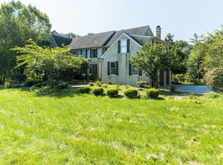 821 Forest Ln, Malvern, PA 19355