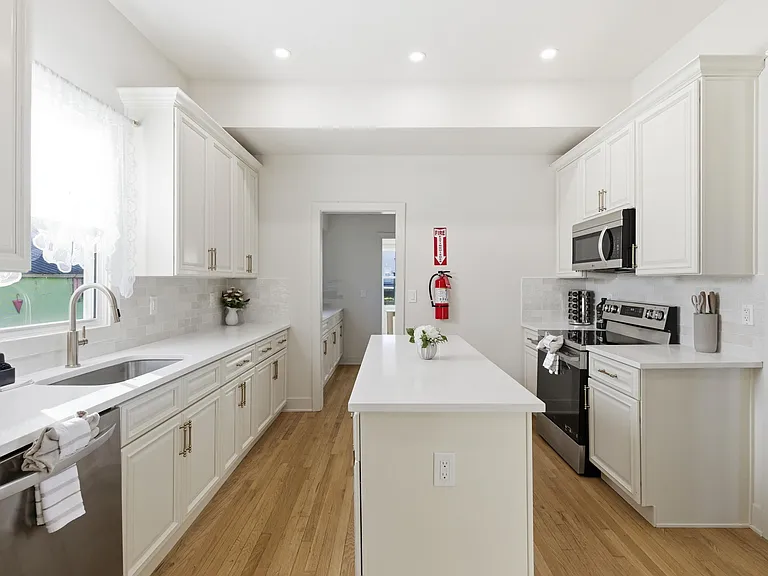 105 SW 9th St #A — Photo 21
