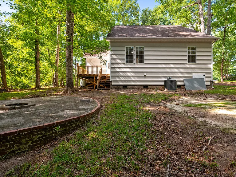 305 Dearing Dr — Photo 28