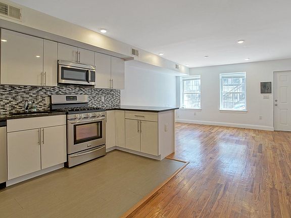 4th image of 151 Van Horne St #1