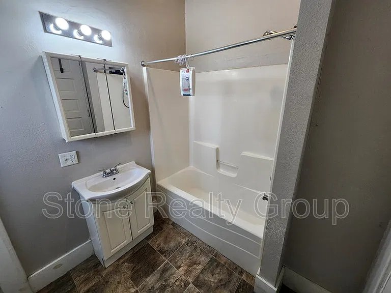 812 College Ave #2 — Photo 4