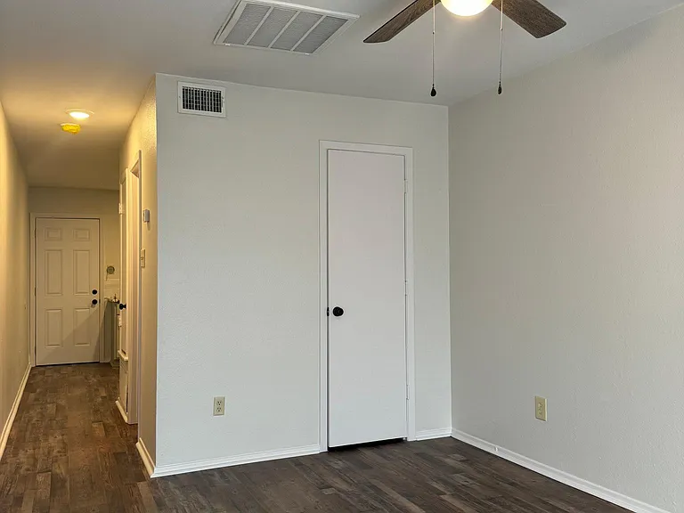 114 Pinebrook Pl #B — Photo 7